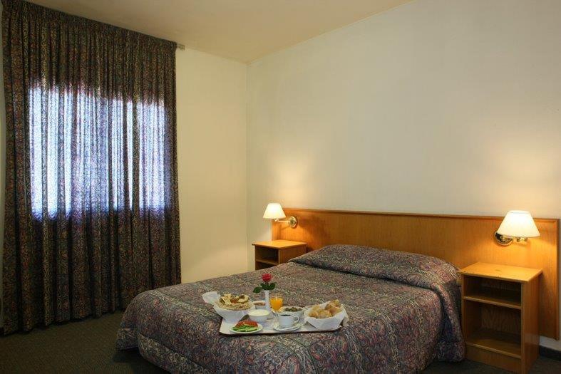 Zoukotel Hotel Jounieh Ruang foto